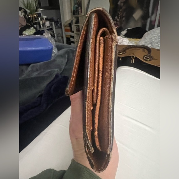 Authentic LV wallet - Picture 14 of 16